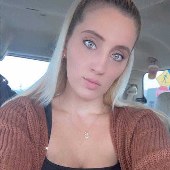 Meet your Posher, Danielle - Picture 1 of 1